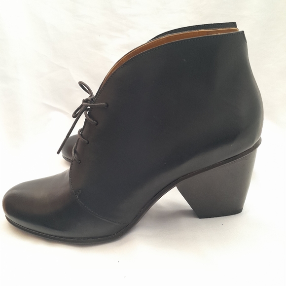 Coclico Women's Danette Black Leather lace-Up Boots New Size 6 - Picture 3 of 6